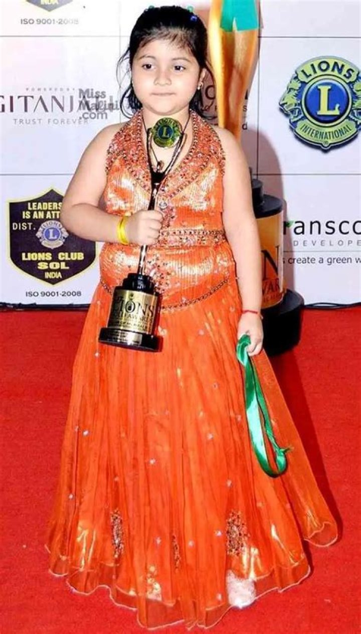 Amrita Mukherjee Height, Weight, Net Worth, Age, Birthday, Wikipedia, Who, Instagram, Biography