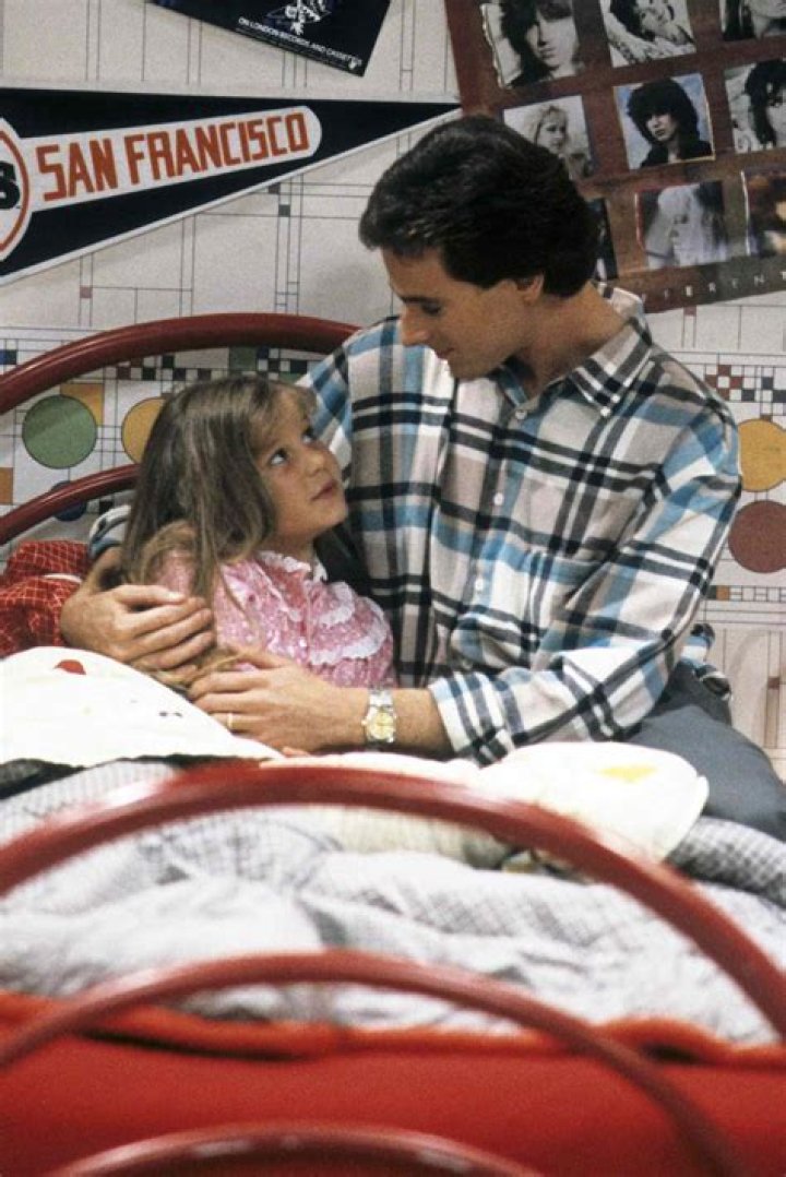 
Candace Cameron Bure Urges Fans to ‘Go Hug a Friend’ on Anniversary of ‘Full House’ Dad Bob Saget’s Death 