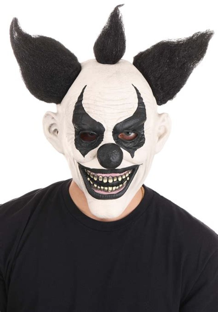 
Man wearing creepy clown mask sexually assaults one woman, robs another minutes later in California 