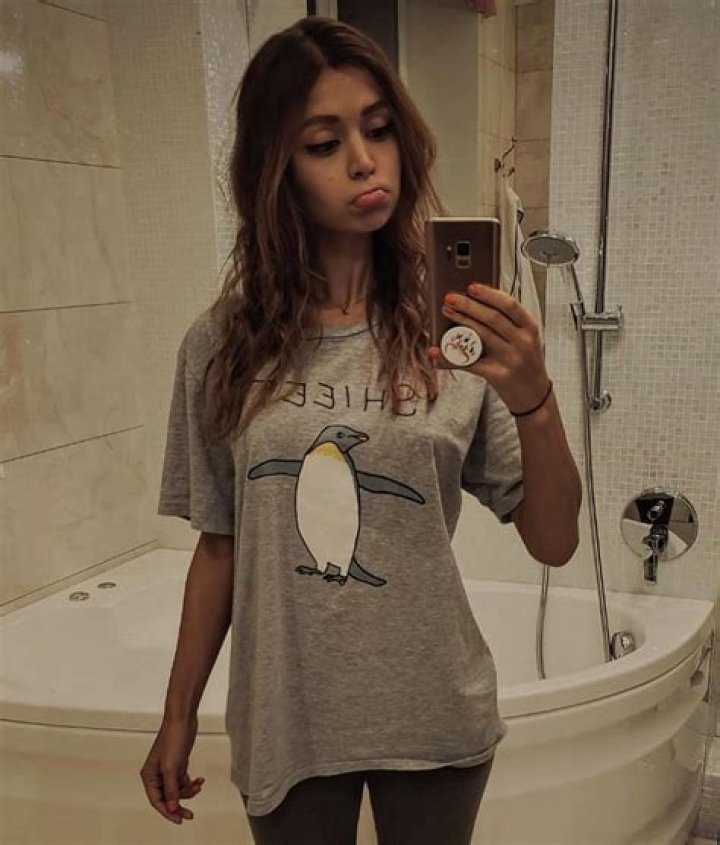 
Mira Twitch Height, Weight, Net Worth, Age, Birthday, Wikipedia, Who, Nationality, Biography 