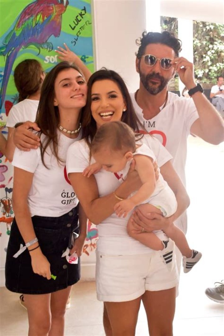 
Natalia Alcocer Wikipedia and Edad | Meet Her Hijas Mariana And Natalia Baston 
