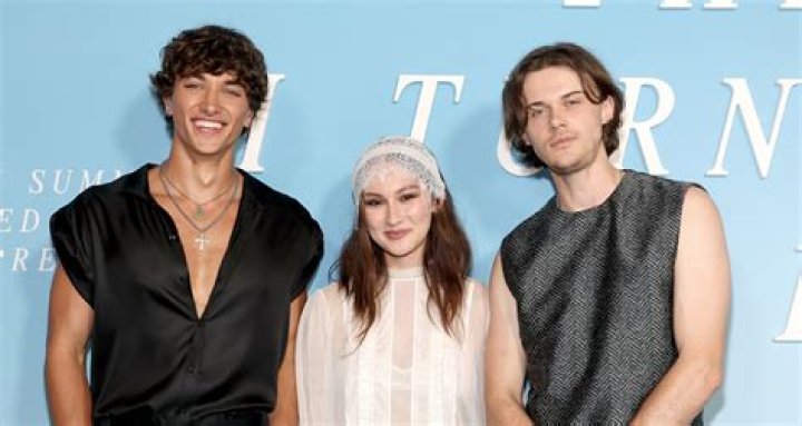 The Summer I Turned Pretty Star Gavin Casalegno Defies Gay Rumors With Girlfriend Larsen Thompson