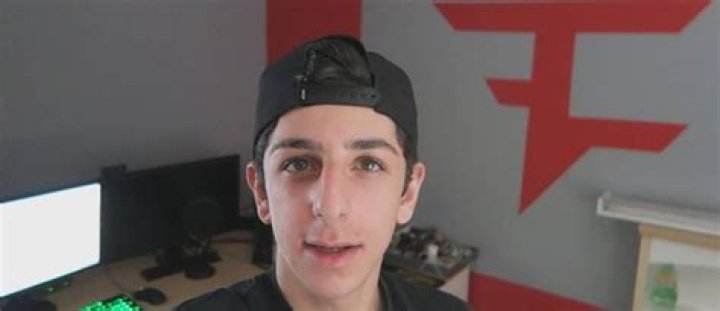 
Who is Youtuber FaZe Rug? His Wiki: Girlfriend, House, Net Worth, Age, Height, Brother, Real Name, Ethnicity, Religion, Family, Car 